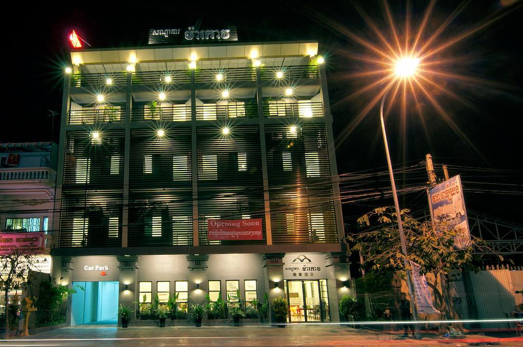 Macau Phnom Penh Hotel Exterior foto